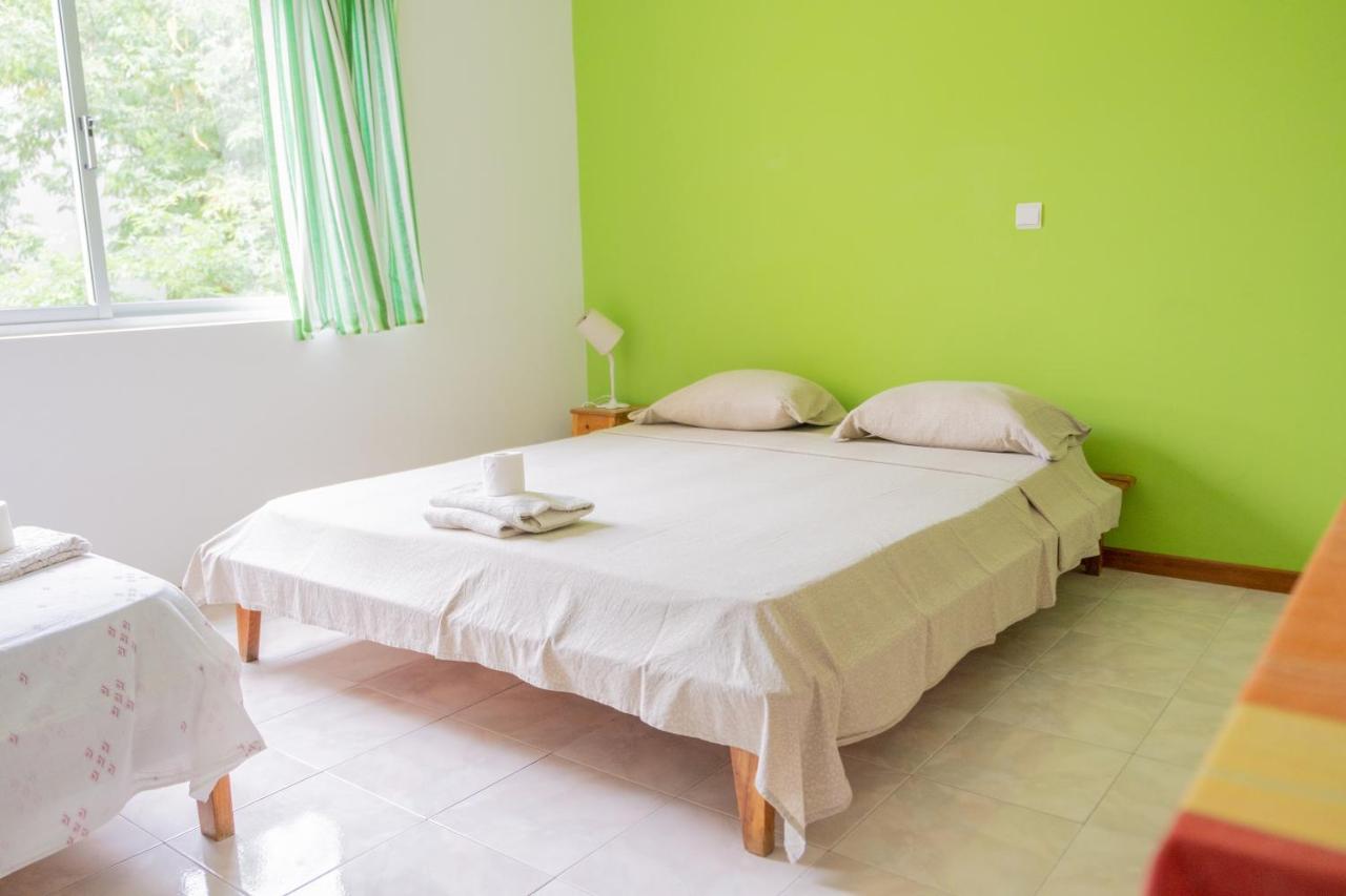 Simabo'S Backpackers' Hostel Mindelo Exteriör bild