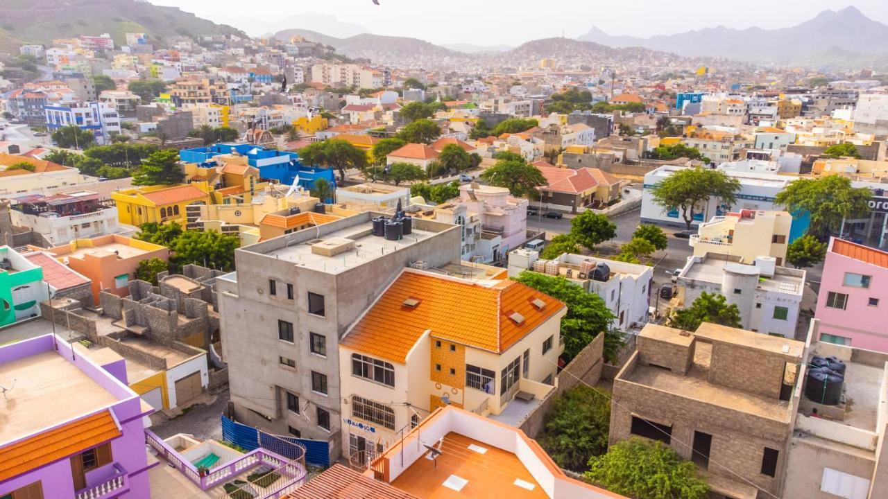 Simabo'S Backpackers' Hostel Mindelo Exteriör bild