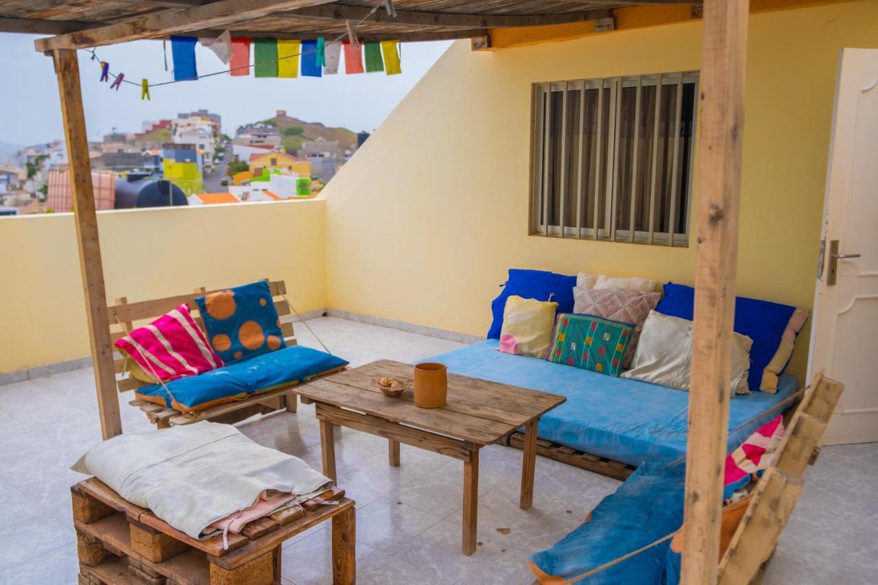 Simabo'S Backpackers' Hostel Mindelo Exteriör bild